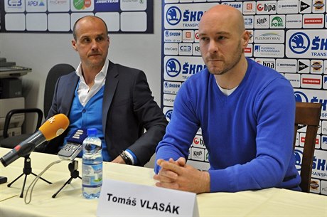 Pod novým trenérským duem Martin Straka (vlevo), Tomá Vlasák Plze napoprvé neuspla.