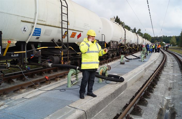 Ein Lager mit hundert Barrel Diesel im Wert von einer Milliarde erregte die Aufmerksamkeit eines tschechischen Unternehmens.  Toma kaufte laut | ein Viertel  Geschäft