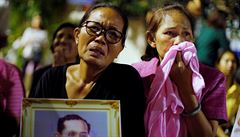 Thajci oplakávají mrtvého krále