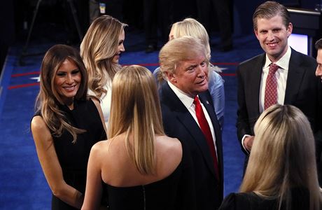 Donald Trump s rodinou na jeviti po debat.