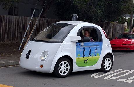 Google car má jezdit samo.