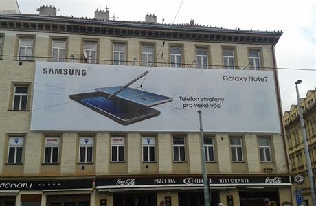 Velkoplon reklama na telefon galaxy Note 7, kter u spolenost Samsung...