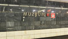 Kritický uzel metra je mimo provoz. ‚Zelená‘ stanice Muzeum je o víkendu zavřená kvůli opravám