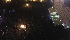 Na Staromstské námstí pi alternativních oslavách 28. íjna dorazily tisíce...