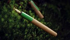 Festival p�edstaví kolekci �eských ru�n� vyráb�ných per Kayu.