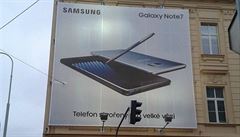 Velkoploná reklama na telefon galaxy Note 7, který u spolenost Samsung...