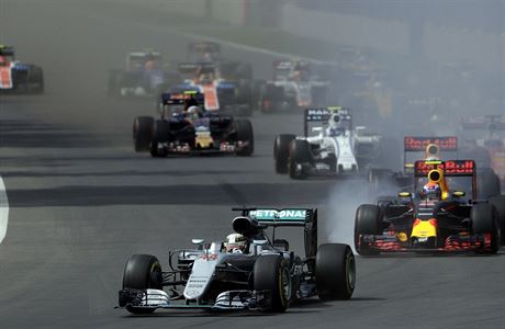 Lewis Hamilton vede zvod MS formule 1 v Mexiku.