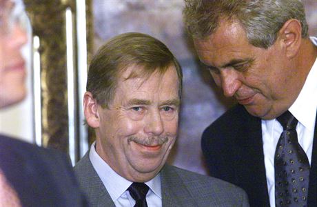 Václav Havel a Milo Zeman v roce 2001.