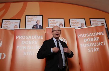 Bohuslav Sobotka eká na výsledek voleb ve volebním tábu SSD.