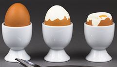 Aby se lépe loupalo i jedlo. Jak vznikl šálek na vejce?