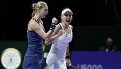 Rusky Jelena Vesninová (vpravo) a Jekatrina Makarovová ve finále Turnaje...