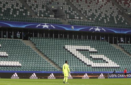 Branká Realu Madrid Keylor Navas ped prázdnými tribunami.