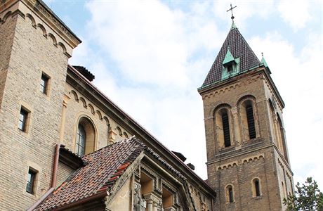 Bývalý klášter sv. Gabriela sloužil jako depozitář České pošty pro její sbírky....