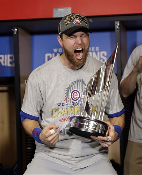 Ben Zobrist z Chicago Cubs slaví vítzství ve Svtové sérii.