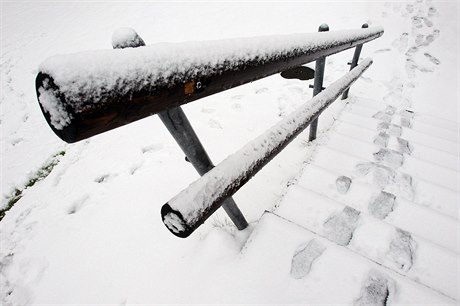 Sníh zasypal oblasti Kruných a Orlických hor