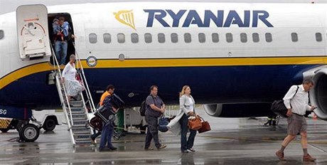 Letoun Ryanair - ilustraní foto.