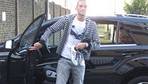 Útočník West ham United Andy Carroll se svým vozem Mercedes G-Wagon.