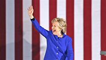 Hillary Clintonová zahajuje další projev během své prezidentské kampaně.