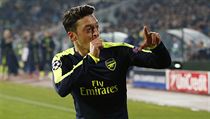 Rozhodujc gl Arsenalu vstelil Mesut zil.