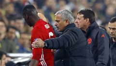 Zranný Paul Pogba opoutí za asistence Josého Mourinha hit v Istanbulu.