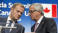 Pedseda Evropské komise Jean-Claude Juncker a pedseda Evropské rady Donald...