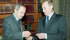 Pedseda ruského ústavního soudu Valerij Zorkin s prezidentem Vladimirem...