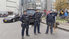 Policie u Bostonu zavřela dálnici kvůli skupině těžce ozbrojených mužů. Všech devět se nakonec podařilo zatknout