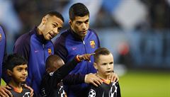 Neymar a Luis Suárez ped zápasem Barcelony s Manchesterem City.