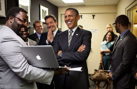 Prezident Obama a komik Jimmy Fallon krtce ped natenm poadu.