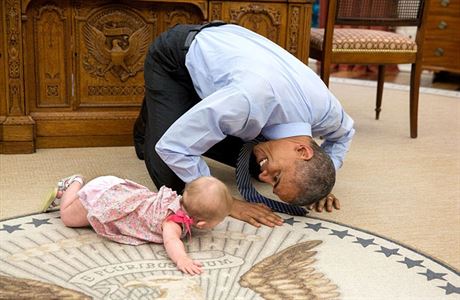 Barack Obama v Ovln pracovn s dcerou Bena Rhodese, zstupce poradce pro...