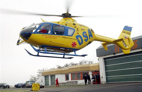 Rakušané poslali na jižní Moravu 20 sanitek a dva vrtulníky. Pomáhají i záchranáři ze Slovenska