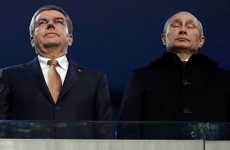 Thomas Bach a Vladimir Putin bok po boku.