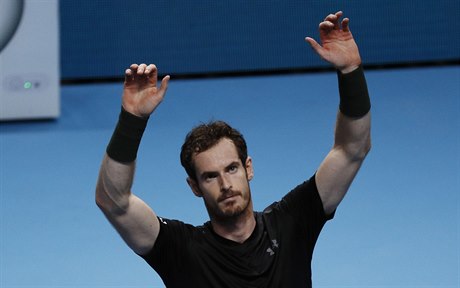 Andy Murray slaví první triumf na Turnaji mistr.