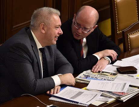 Premiér Bohuslav Sobotka s ministrem vnitra Milanem Chovancem
