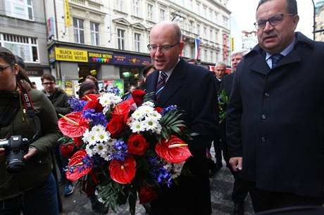 Premiér Bohuslav Sobotka bhem dne 17. listopadu.