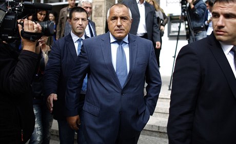 Bulharský premiér a lídr strany GERB Bojko Borisov (na snímku uprosted).