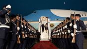 Prezident Obama a prvn dma spolen nastupuj do prezidentskho specilu Air...