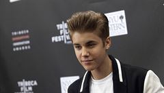 Bieber se stal terčem kritiky po návštěvě muzea Anny Frankové 