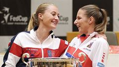 Kristina Mladenovicová a Karolína Plíková.