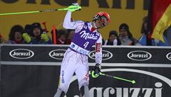 Petra Vlhová slaví umístní na pódiu ve slalomu ve finském Levi.
