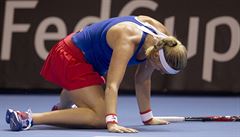 eka Petra Kvitová ve finále Fed Cupu proti Carolin Garciaové.