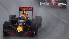 VIDEO: Sout oblbenosti nevyhraje, v Brazlii ale uchvtil Verstappen asnou sthakou