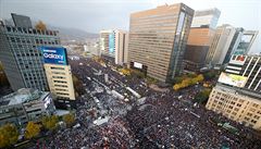 Jihokorejci protestují v ulicích proti souasné prezidentce Park Geun-hye....