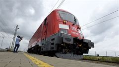 Číňané chtějí české razítko na lokomotivy. Krouží kolem unikátního testovacího okruhu