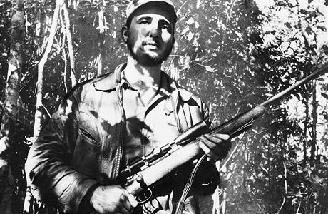 Castro na archivních snímku z roku 1957.