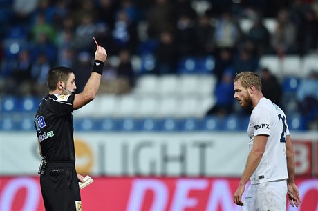 Martin Nenadál, který naídil proti Slovácku dv penalty a dva jeho hráe vylouil, nebude nasazován po dobu pti ligových kol.