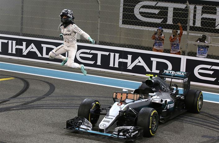 Nico Rosberg slaví.