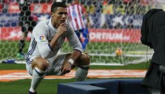 Slavící Ronaldo třikrát jinak. I jeho vlastní syn si z něj pak dělal srandu