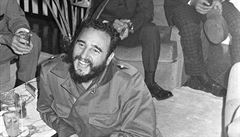 Fidel Castro na návtv kubánské ambasády v Alíru.