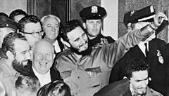 Fidel Castro po boku pedsedy rady ministr Sovtského svazu Nikity Chruova.